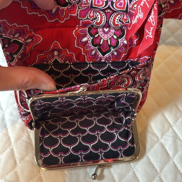 VERA BRADLEY Compact Taxi
Wallet Frankly Scarlet Kisslock and Eyeglass Case - Picture 6 of 10
